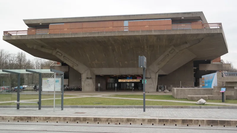 Het Aula-gebouw van de TU Delft.